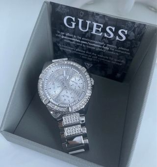 Reloj Guess Plateado con Cristales