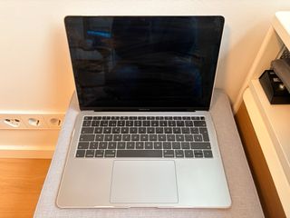 MacBook Air 13 Intel Core i5 Dual-Core  (Retina)