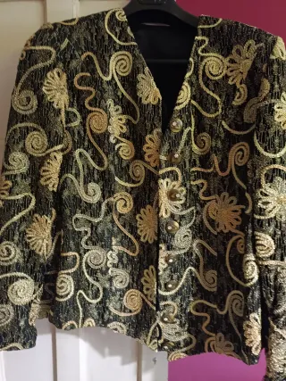 Chaqueta fiesta negra y dorada