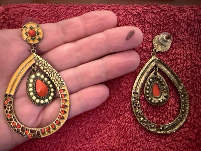 Pendientes colgantes fantasía dorados y rojos