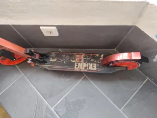 Patinete Empire Street Scooter