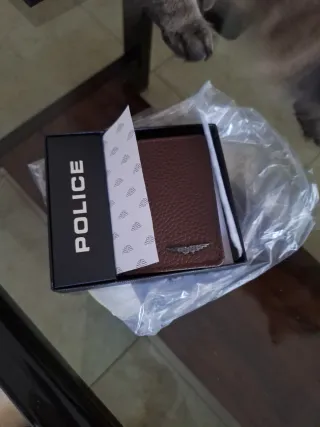 Monedero Police cuero maron