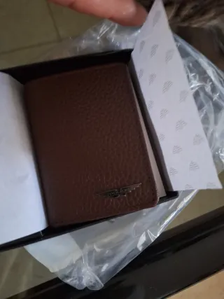 Monedero Police cuero maron