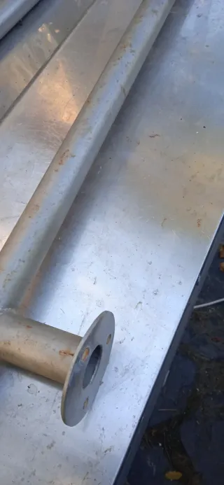 Soporte metálico para ducha