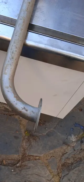 Soporte metálico para ducha