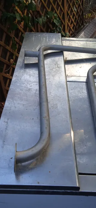 Soporte metálico para ducha