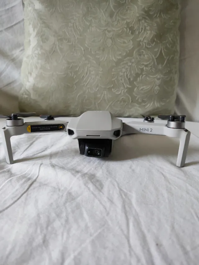Dron DJI Mini 2 + Mando poco uso