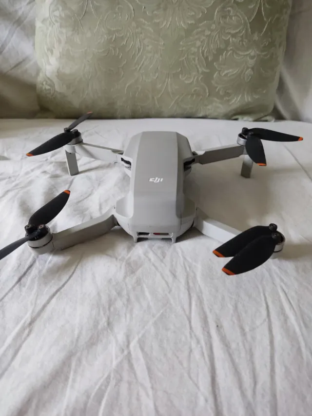 Dron DJI Mini 2 + Mando poco uso