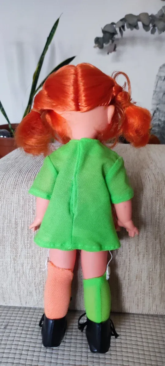 Muñeca Pipi Calzas Largas