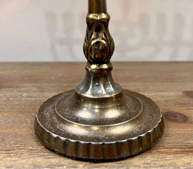 Antiguo candelabro Janukiá con estrella de David