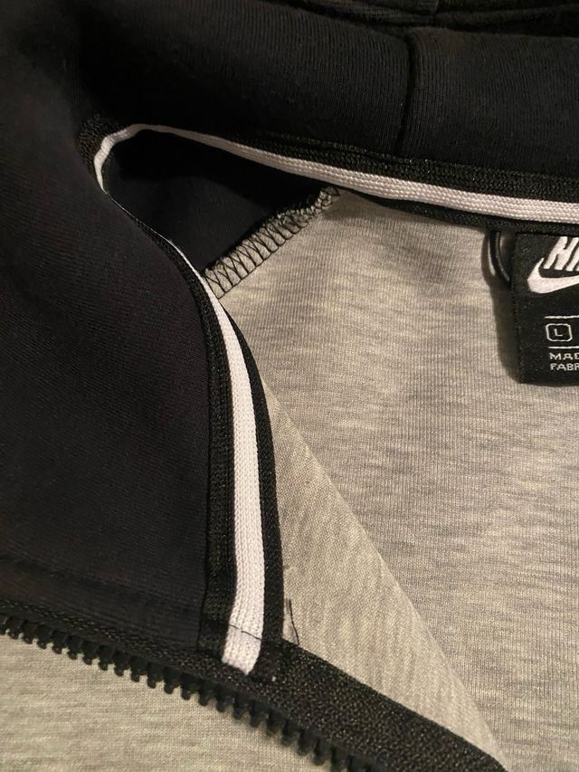 Chaqueta Nike Tech Gris y Negra