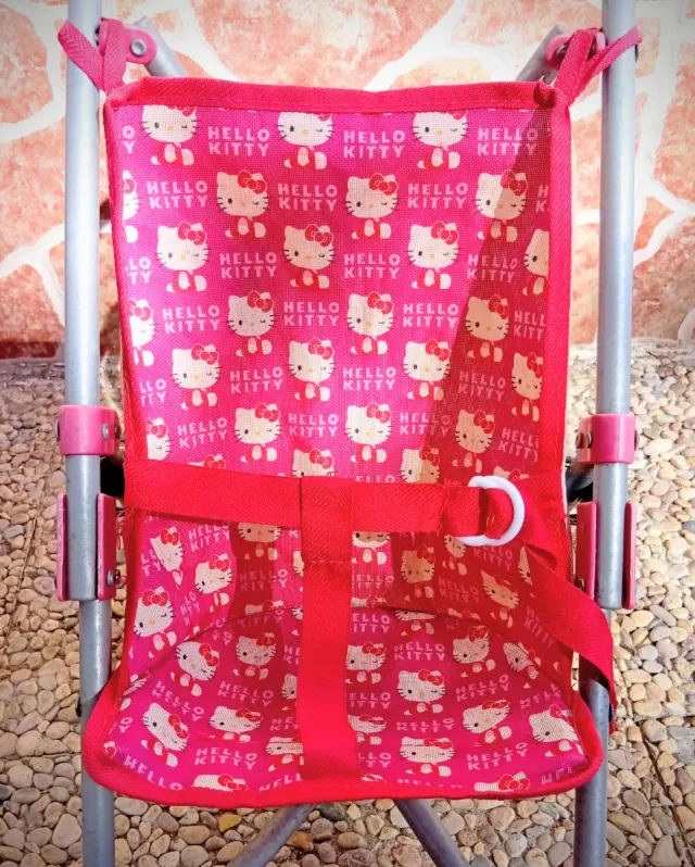 Carrito Muñecas Hello Kitty Plegable 47cm 2-4 años