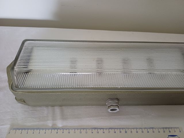 Luz de emergencia vintage bronce