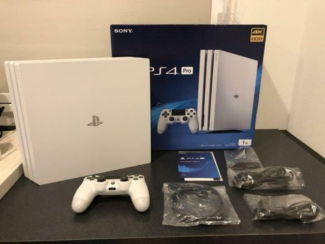 PS4 Pro 1TB Bianca