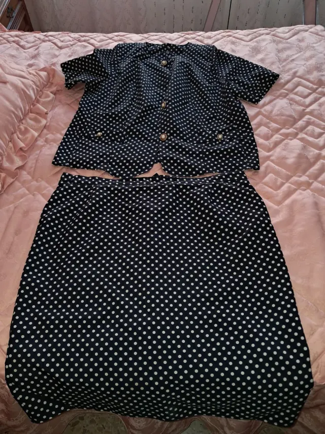 Se vende lote de ropa de  2 mano.