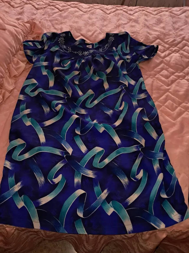 Se vende lote de ropa de  2 mano.