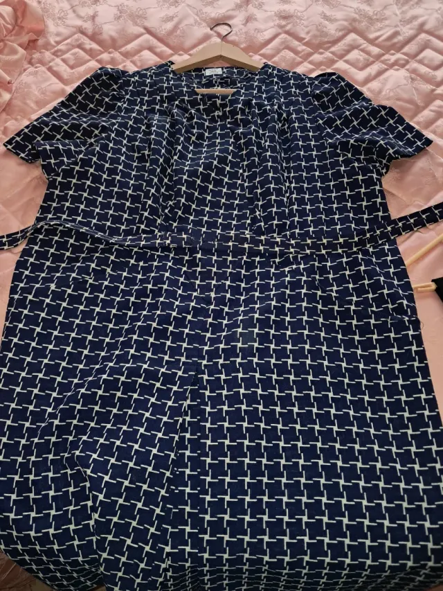 Se vende lote de ropa de  2 mano.