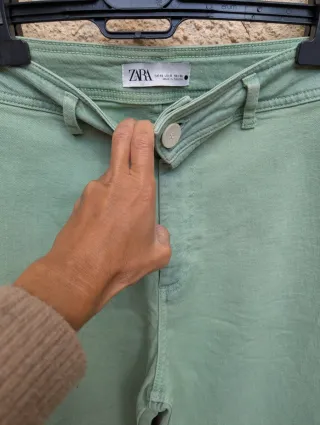 Pantalones Mango verde claro Talla M