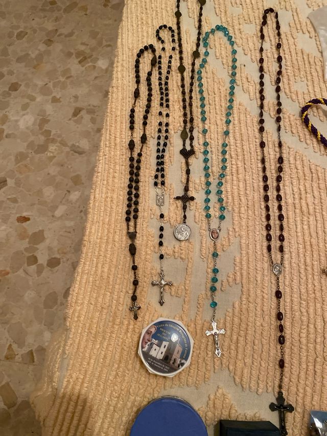 Lote de artigos religiosos