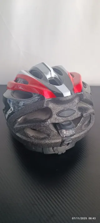 Casco ciclismo y bomba inflador