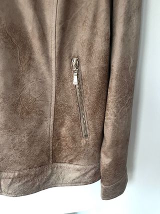 Cazadora El Corte Inglés efecto piel