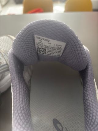 Zapatillas ASICS Mujer morado y blanco