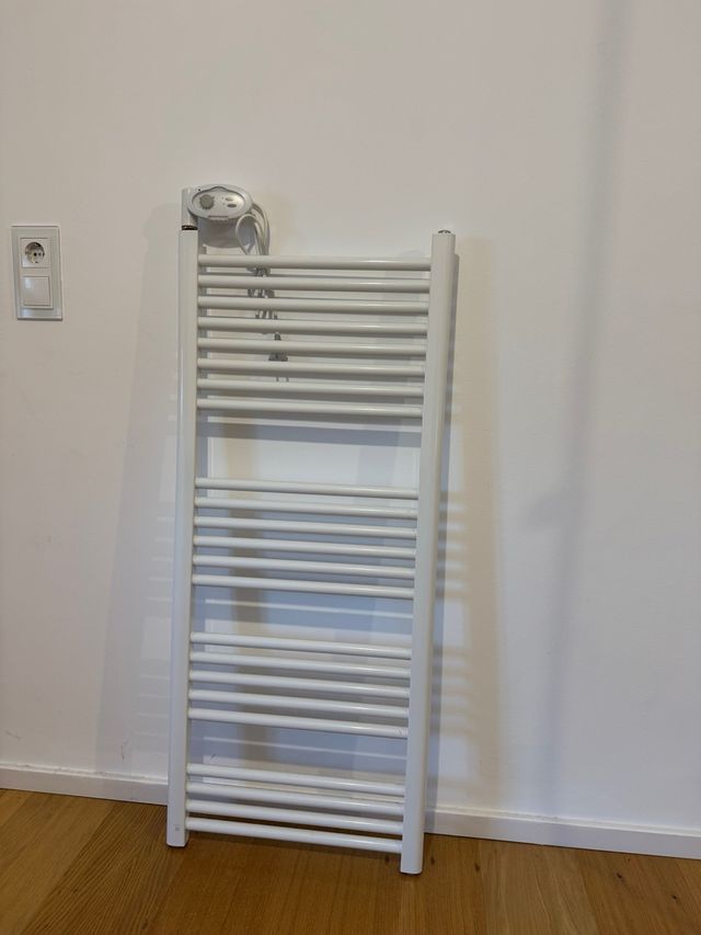 Radiatore Asciugamani Elettrico Bianco