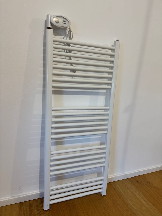 Radiatore Asciugamani Elettrico Bianco