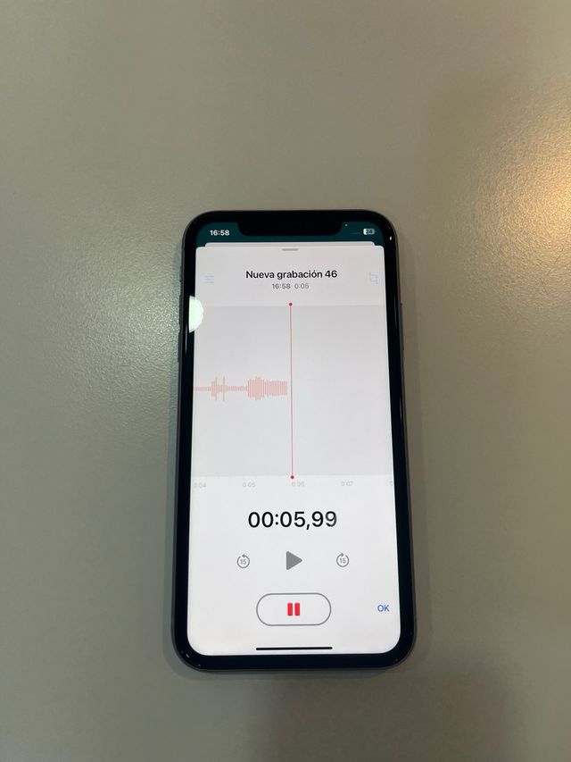 IPHONE 11 - MORADO-COMO NUEVO 