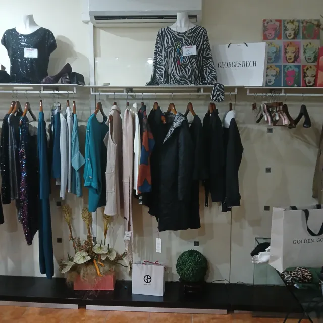 5 estanterías 300e todos o 75e unidad 3 lejas cada