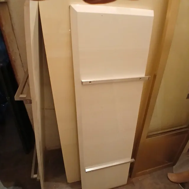 5 estanterías 300e todos o 75e unidad 3 lejas cada