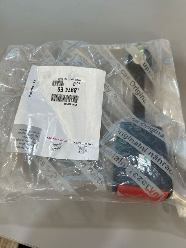 Hebilla cinturón Peugeot Citroën 8974 E9