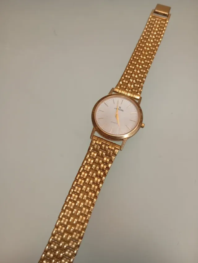 Reloj Letual Dorado