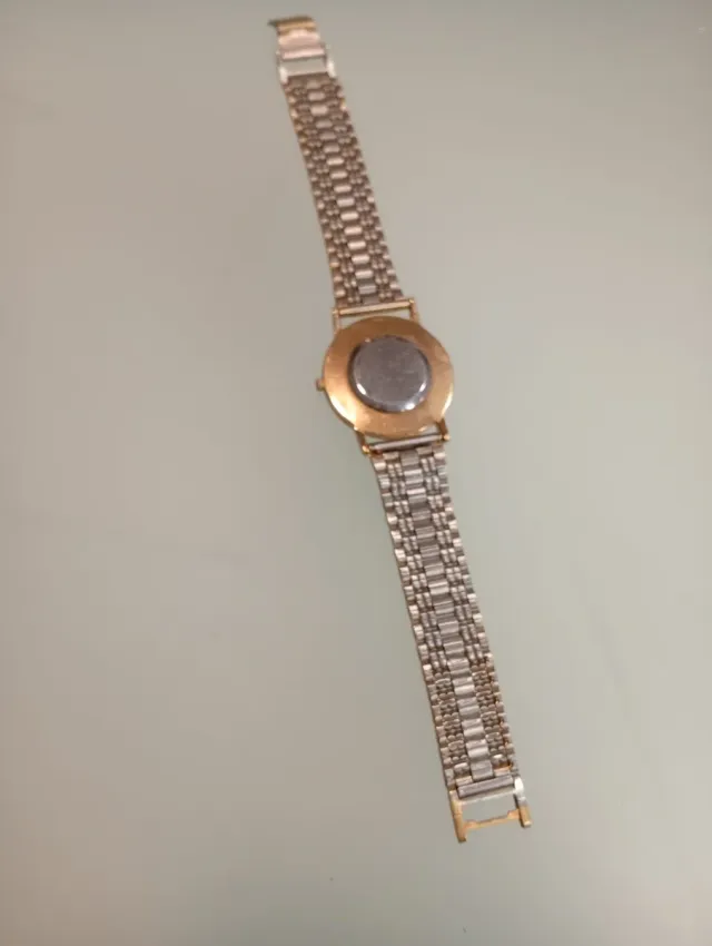 Reloj Letual Dorado