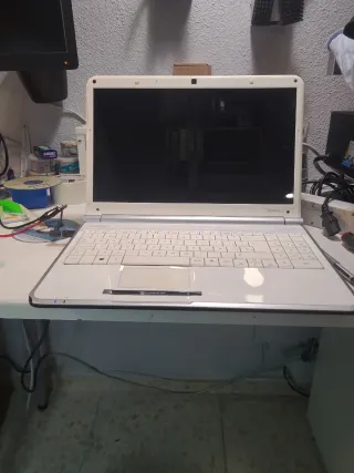 Packard Bell EASYNOTE TJ76