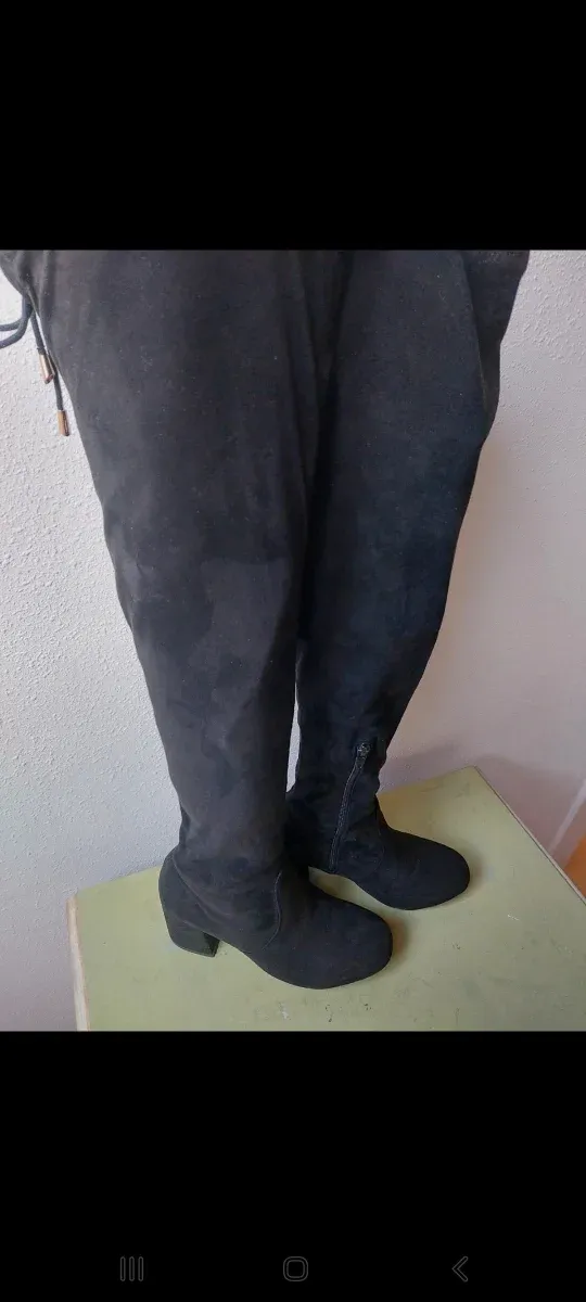 Botas altas antelina negras talla 37