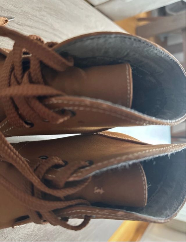 Botines marrones con cordones