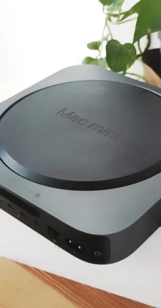 Mac mini 2018. i7 3'2 ghz 32 gb 2 tb. Gris oscuro.