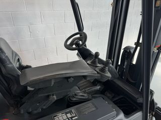 Carretilla elevadora Linde 2000 kg MATRICULADA.