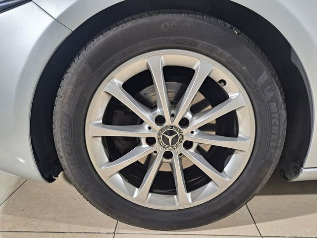 Mercedes-Benz Clase A A180d AUTO