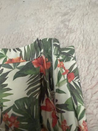 Pantalón estampado floral Stradivarius