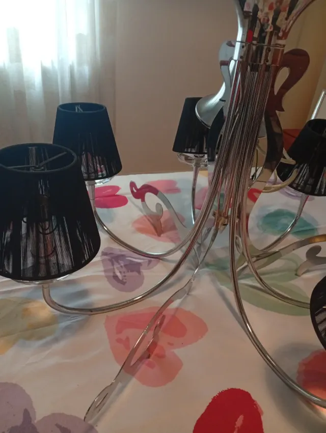 Lámpara moderna plata y negro