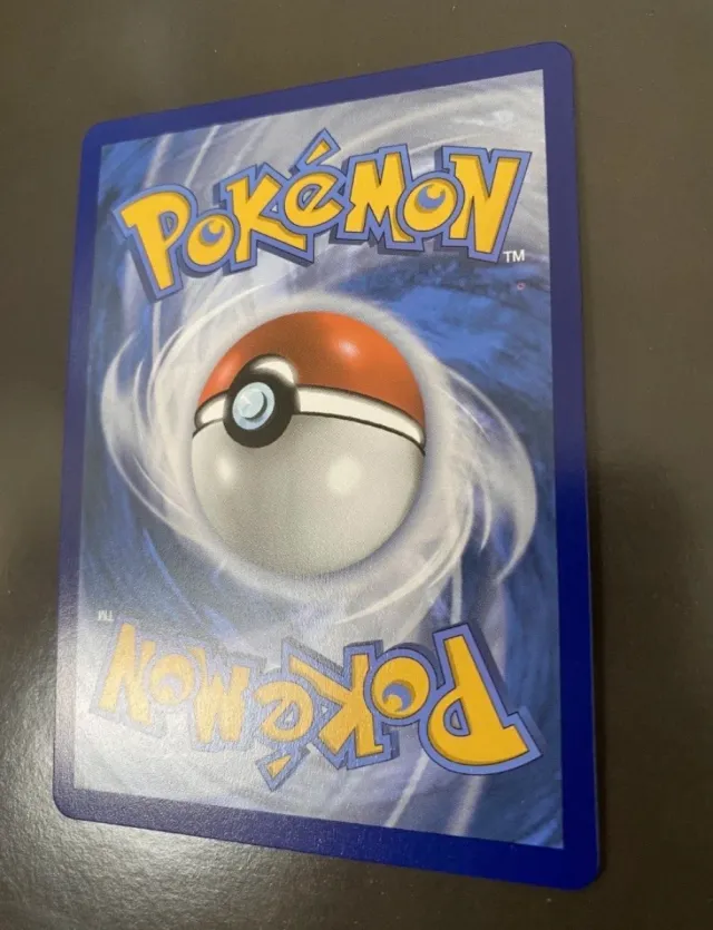 Carta Pokémon Umbreon VMAX 215/203 Single Strike