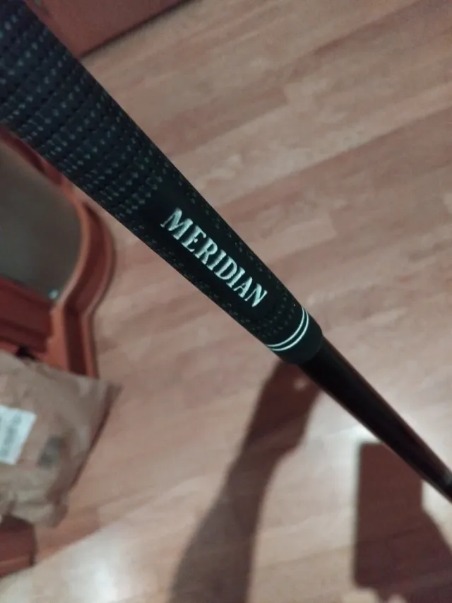 Palo de golf Aldila Meridian Grafito