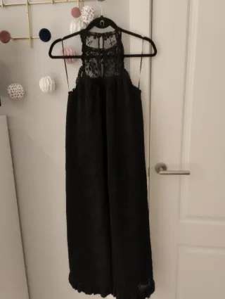 Vestido negro Zara cuello halter encaje