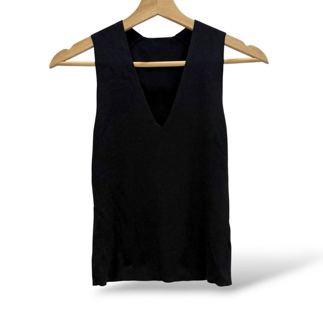 Talla M - Top negro sin mangas