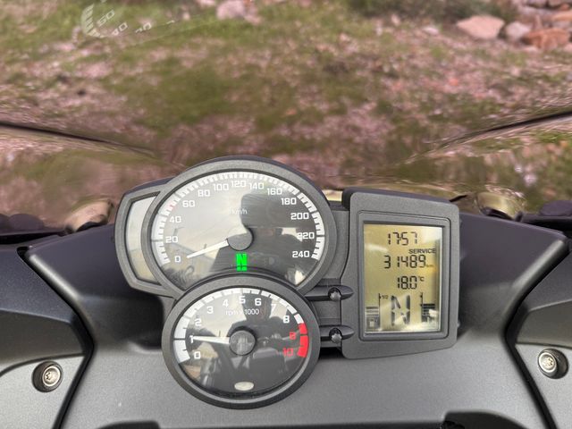 BMW F800GT Negra con Maletas