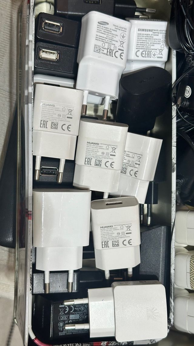 Base di caricamento per cellulari e tablet di vari marchi