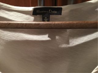 Blusa blanca con volante