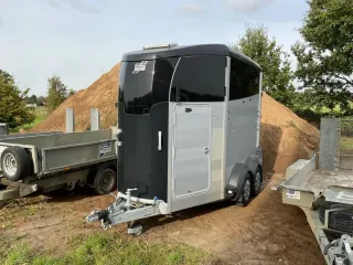 Remolque caballos Ifor Williams HBX 506